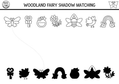 Orman perisi siyah ve beyaz gölgeleri fantezi nesneleriyle eşleştiriyor. Gökkuşağı, anahtar, iksir ile sihirli orman bulmacası. Doğru siluet yazdırılabilir çalışma tablosu bul, oyun. Peri masalı boyama sayfası