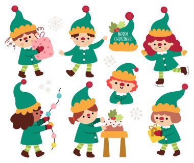 Vektör Noel elf klibisi ayarlandı. Noel Baba arkadaşlarıyla yeni yıl elfleri koleksiyonu. Hediyeleri ve çelenkleri olan sevimli fantezi yaratıkları. Çocuk için şenlikli kış tatili çizimleri