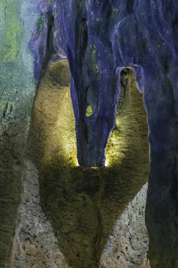 Kafatası mağaralarında jeolojik yapılar ve kireçtaşı oluşumları Benidoeig, Valencia 'da Cueva de las Calaveras