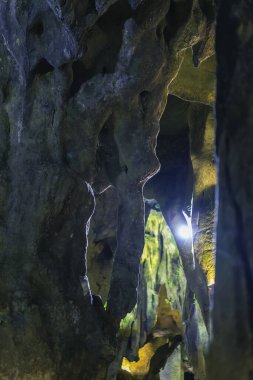 Kafatası mağaralarında jeolojik yapılar ve kireçtaşı oluşumları Benidoeig, Valencia 'da Cueva de las Calaveras