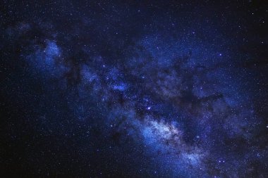 Samanyolu yıldız ve evrendeki, uzun pozlama fotoğraf, tahıl ile uzay tozu ile.