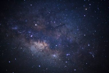 Samanyolu yıldız ve evrendeki, uzun pozlama fotoğraf, tahıl ile uzay tozu ile.