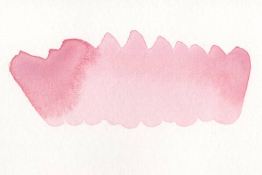 Beyaz zemin üzerine kırmızı suluboya soyut. Kağıt üzerinde sıçramasına renk. Bir elle çizilmiş olduğunu.