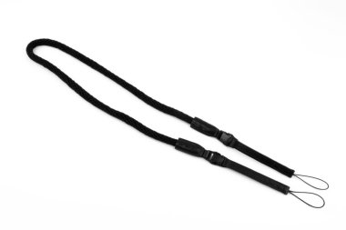 Beyaz arkaplanda kamera kayışı