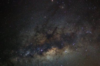 Samanyolu yıldız ve evrendeki, uzun pozlama fotoğraf, tahıl ile uzay tozu ile yakın çekim.