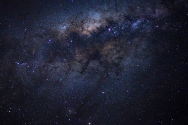 Samanyolu yıldız ve evrendeki, uzun pozlama fotoğraf, tahıl ile uzay tozu ile yakın çekim.