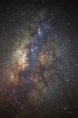 Samanyolu yıldız ve evrendeki, uzun pozlama fotoğraf, tahıl ile uzay tozu ile yakın çekim.