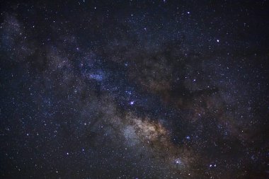 Merkezi Samanyolu galaksinin yıldız ve evrendeki, uzun pozlama fotoğraf, tahıl ile uzay tozu ile.