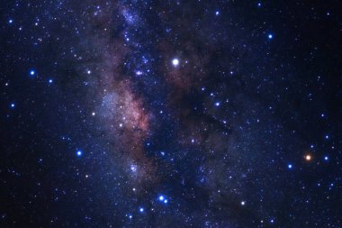 Samanyolu yıldız ve evrendeki, uzun pozlama fotoğraf, tahıl ile uzay tozu ile.