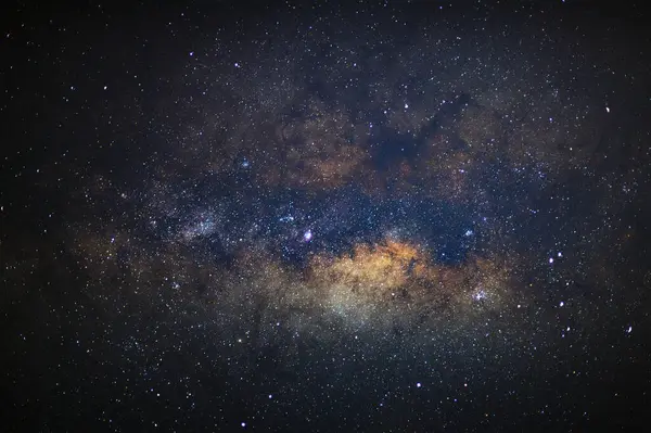 Samanyolu yıldız ve evrenin uzay tozu ile yakın çekim 