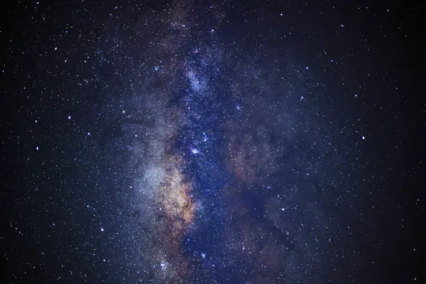 Samanyolu yıldız ve evrenin uzay tozu ile yakın çekim 