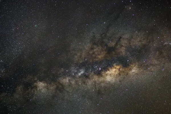 Merkezi Samanyolu galaksinin yıldız ve evrendeki, uzun pozlama fotoğraf, tahıl ile uzay tozu ile.