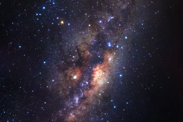 Samanyolu yıldız ve evrendeki, uzun pozlama fotoğraf, tahıl ile uzay tozu ile.