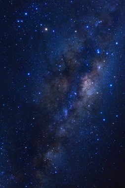 Samanyolu yıldız ve evrendeki, uzun pozlama fotoğraf, tahıl ile uzay tozu ile.