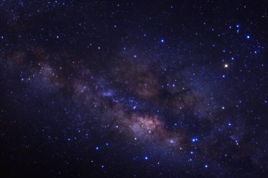 Samanyolu yıldız ve evrendeki, uzun pozlama fotoğraf, tahıl ile uzay tozu ile.