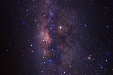 Samanyolu yıldız ve evrendeki, uzun pozlama fotoğraf, tahıl ile uzay tozu ile.