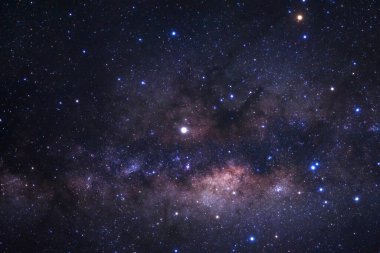 Samanyolu yıldız ve evrendeki, uzun pozlama fotoğraf, tahıl ile uzay tozu ile.