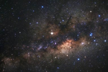 Samanyolu yıldız ve evrendeki, uzun pozlama fotoğraf, tahıl ile uzay tozu ile.