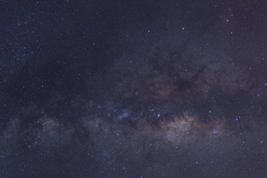 açıkça Samanyolu galaksisinin yıldız ve evrenin uzay tozu ile 