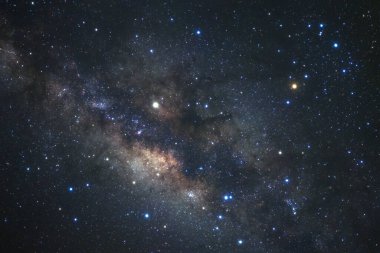 Samanyolu yıldız ve evrendeki, uzun pozlama fotoğraf, tahıl ile uzay tozu ile.