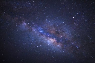 Samanyolu yıldız ve evrendeki, uzun pozlama fotoğraf, tahıl ile uzay tozu ile.