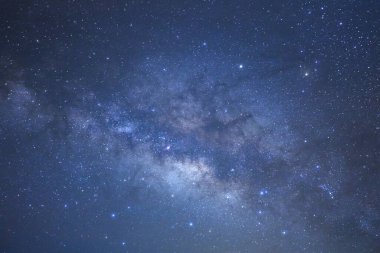 Samanyolu yıldız ve evrendeki, uzun pozlama fotoğraf, tahıl ile uzay tozu ile.