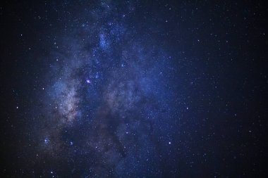 Samanyolu yıldız ve evrendeki, uzun pozlama fotoğraf, tahıl ile uzay tozu ile.