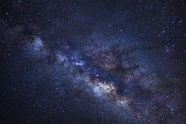 Samanyolu yıldız ve evrendeki, uzun pozlama fotoğraf, tahıl ile uzay tozu ile.