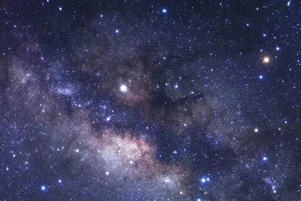 Samanyolu yıldız ve evrendeki, uzun pozlama fotoğraf, tahıl ile uzay tozu ile yakın çekim.