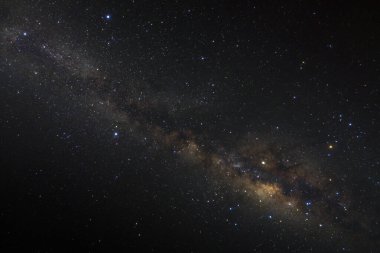 açıkça Samanyolu galaksisinin yıldız ve evrenin uzay tozu ile 