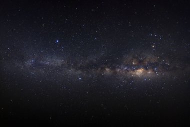açıkça Samanyolu galaksisinin yıldız ve evrenin uzay tozu ile 