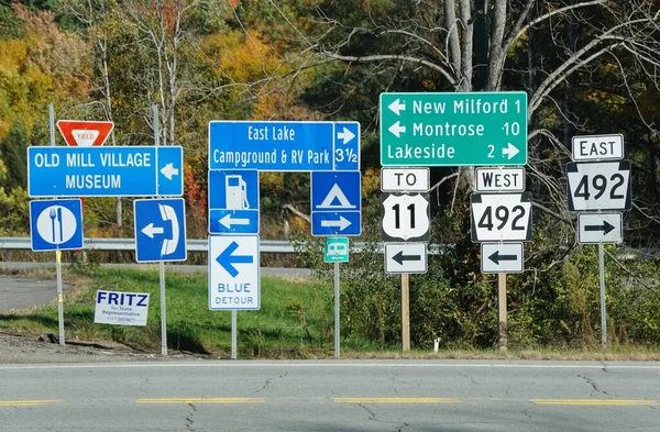 Кларк Самміт Пенсильванія Сша Жовтня 2022 Дорожні Знаки Старого Мілл — стокове фото
