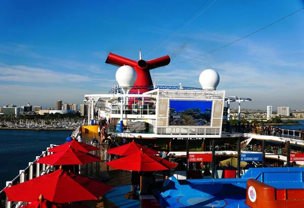 Long Beach Californien Usa November 2022 Karneval Cruise Skib Anklagebænken - Stock-foto