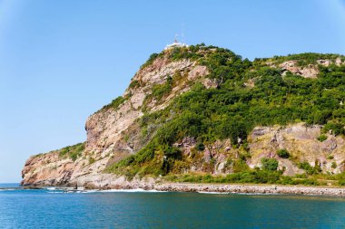 Meksika, Mazatlan yakınlarındaki El Faro tepesinin kenarındaki insan yapımı okyanus duvarı manzarası.