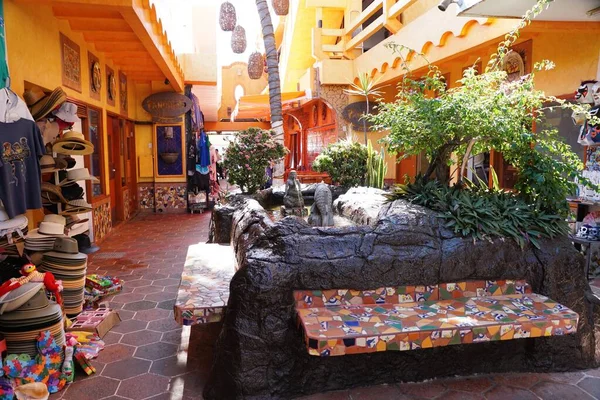 Масатлан Мексика Ноября 2022 Года Вид Ресторанов Магазинов Красочными Экзотиками — стоковое фото
