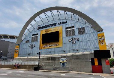 Nashville, Tennessee, ABD - 26 Haziran 2022 Bridgestone Arena 'nın gündüz manzarası