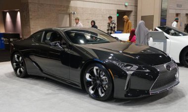 Philadelphia, Pennsylvania, ABD - 14 Ocak 2024 - Yeni 2024 Lexus 500 Coupe 'nin siyah rengi