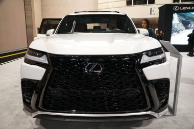 Philadelphia, Pennsylvania, ABD - 14 Ocak 2024 - 2024 Lexus LX 600F Spor Performansı SUV 'nin beyaz görüntüsü