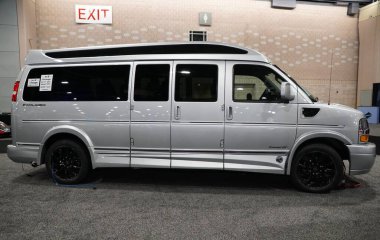 Philadelphia, Pennsylvania, ABD - 14 Ocak 2024 - Yeni 2024 Chevrolet Express 2500 Explorer X-SE