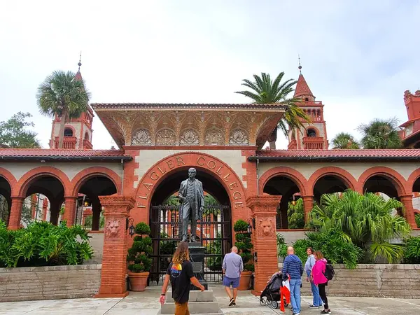 Stock image St Augustine, Florida, U.S.A - November 18, 2023 - Visitors and students walking into the entrance of Flagler College