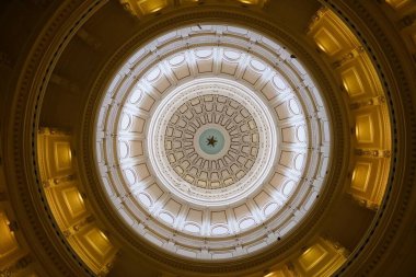 Austin, Teksas, ABD - 9 Nisan 2024 Teksas Kongre Binası 'nın alt manzarası