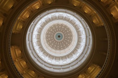 Austin, Teksas, ABD - 9 Nisan 2024 Teksas Kongre Binası 'nın İçindeki Kubbe