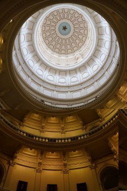 Austin, Teksas, ABD - 9 Nisan 2024 Teksas Kongre Binası 'nın aydınlık kubbesi