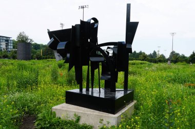 Minneapolis, Minnesota, ABD, A - 9 Temmuz 2024 Louise Nevelson 'ın The Dawn Tree Metal Heykeli