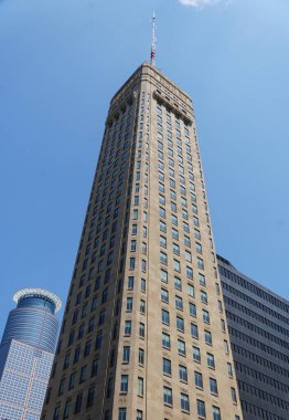 Minneapolis, Minnesota, ABD - 12 Temmuz 2024 Foshay Kulesi 'nin tepesi