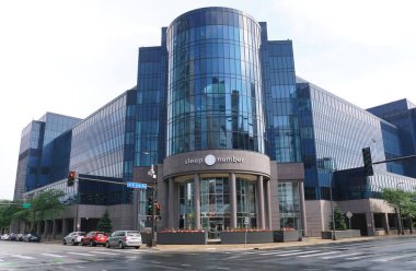 Minneapolis, Minnesota, ABD - 13 Temmuz 2024 S 3. Cadde 'deki Uyku Numarası Merkezi' nin mavi binası.