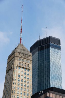 Minneapolis, Minnesota, ABD - 12 Temmuz 2024 Foshay Kulesi ve AIDS Merkezi manzarası