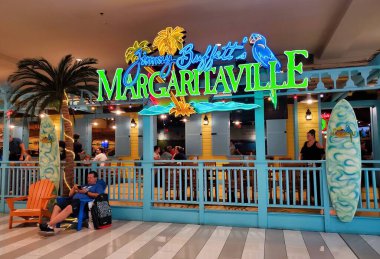 Minneapolis, Minnesota, ABD - 12 Temmuz 2024 - Margaritaville restoranı ve Amerika AVM 'nin içindeki bar