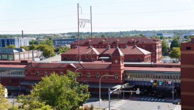 Wilmington, Delaware, ABD - 8 Eylül 2024 - Joseph R Biden Tren İstasyonu 'nun Front Caddesi' ndeki üst manzarası