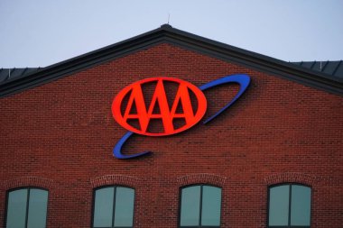 Wilmington, Delaware, ABD - 8 Eylül 2024 - Riverfront bölgesi yakınlarındaki AAA binasının kapatılması